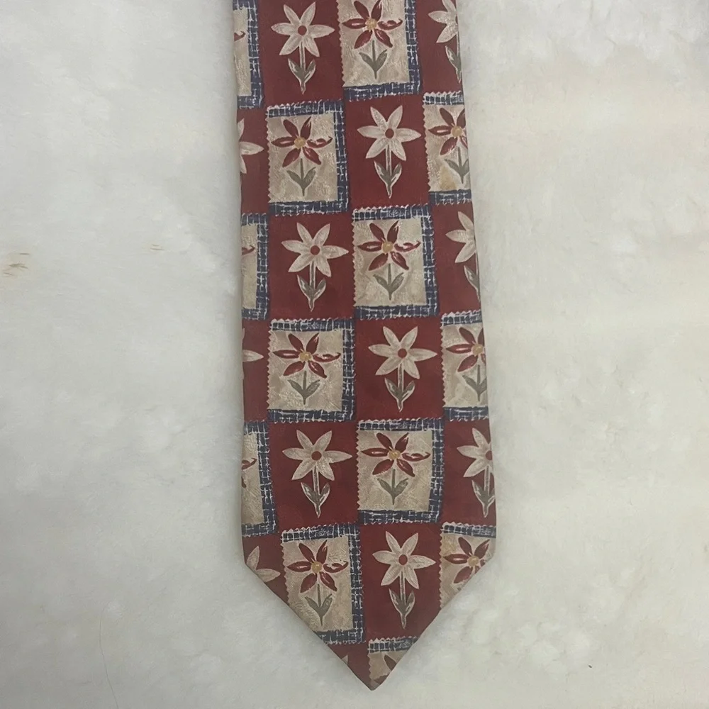 Elegant bundle of 8 hundred percent silk Men's Tie Collection